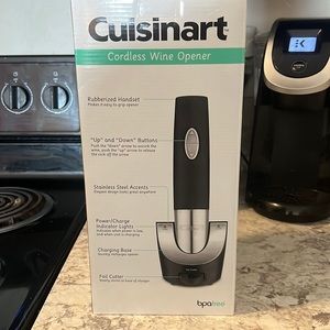 Cordless wine opener